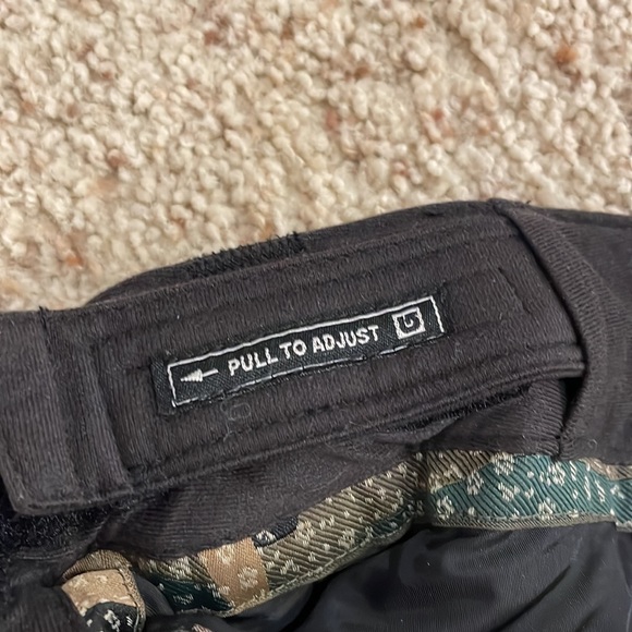 Burton Snow/Ski pants. Only worn a few times and in pristine condition. - Picture 10 of 10